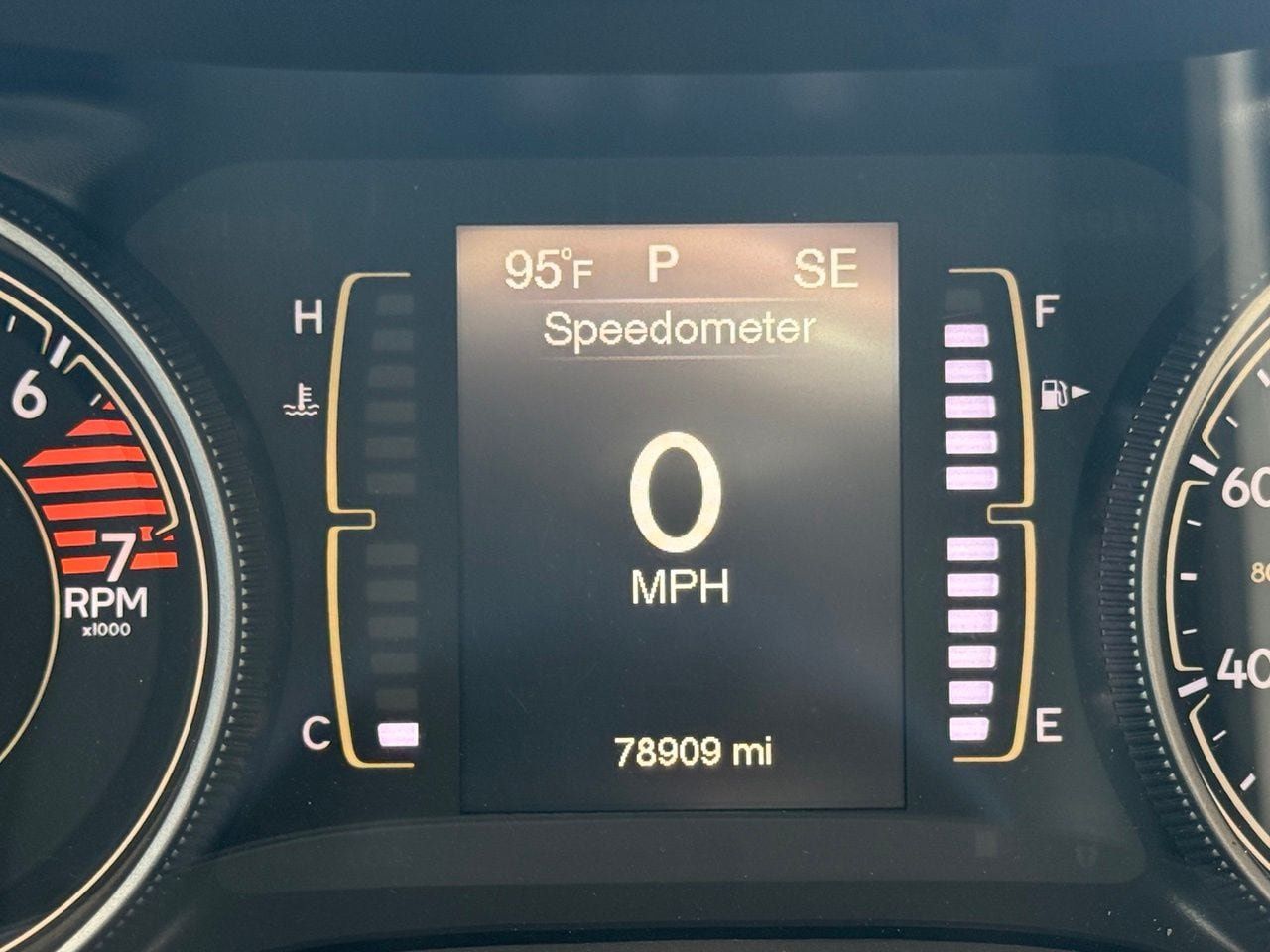 Used 2017 Jeep Cherokee Latitude FWD image 16