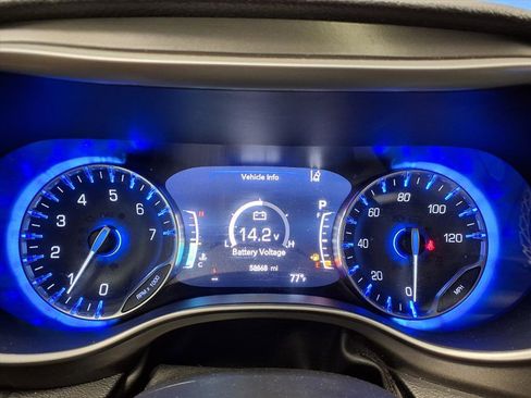 Used 2021 Chrysler Pacifica Touring-L w/ Uconnect Theater Family Group image 30