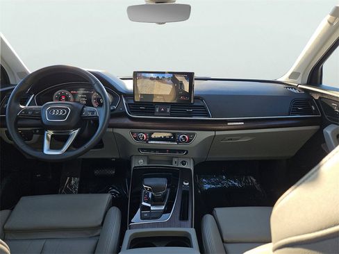 Certified 2024 Audi Q5 2.0T Premium Plus image 11