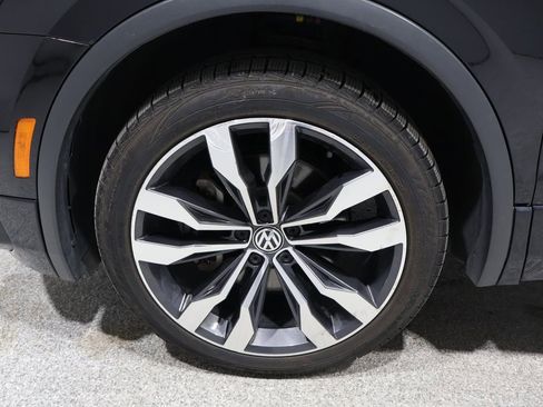 Used 2021 Volkswagen Tiguan SEL Premium R-Line image 10