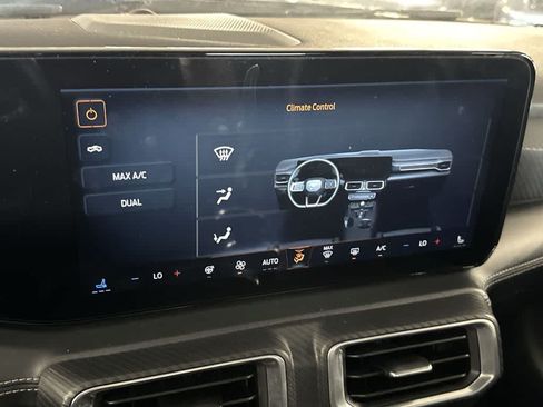 Used 2025 Ford Mustang Premium RWD image 19