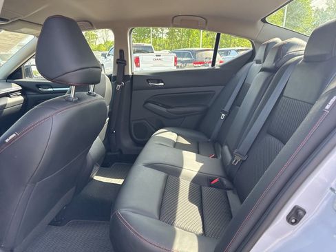 Used 2023 Nissan Altima 2.5 SR FWD image 11