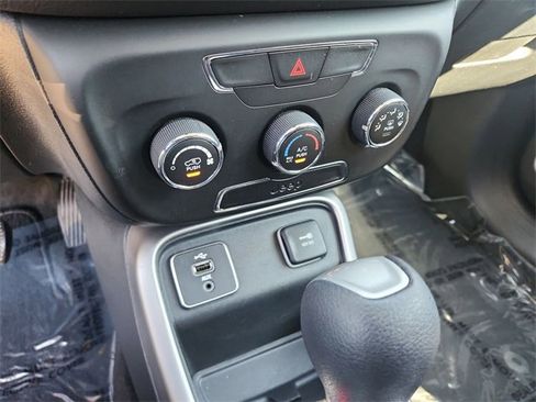 Used 2018 Jeep Compass Sport image 18