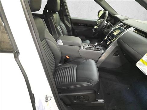 New 2026 Land Rover Discovery S AWD/4WD image 10