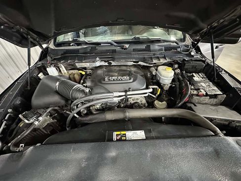 Used 2018 RAM 2500 Tradesman w/ Chrome Appearance Group AWD/4WD image 37