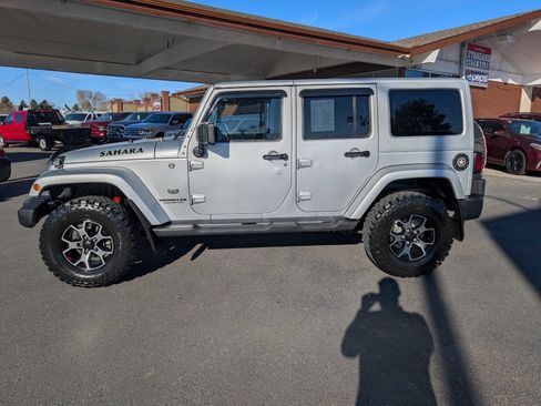Used 2011 Jeep Wrangler Unlimited 70th Anniversary w/ Dual Top Group image 4