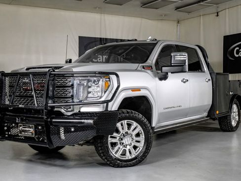 Used 2023 GMC Sierra 3500 Denali w/ Denali Ultimate Package AWD/4WD image 4
