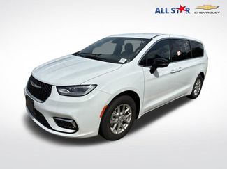 Used 2025 Chrysler Pacifica Select FWD 360° Tour