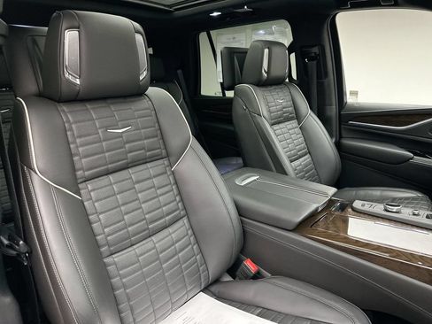 Used 2024 Cadillac Escalade Sport Platinum AWD/4WD image 18