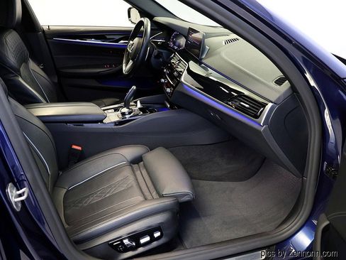 Used 2020 BMW M550i xDrive M550i xDrive w/ Executive Package image 38