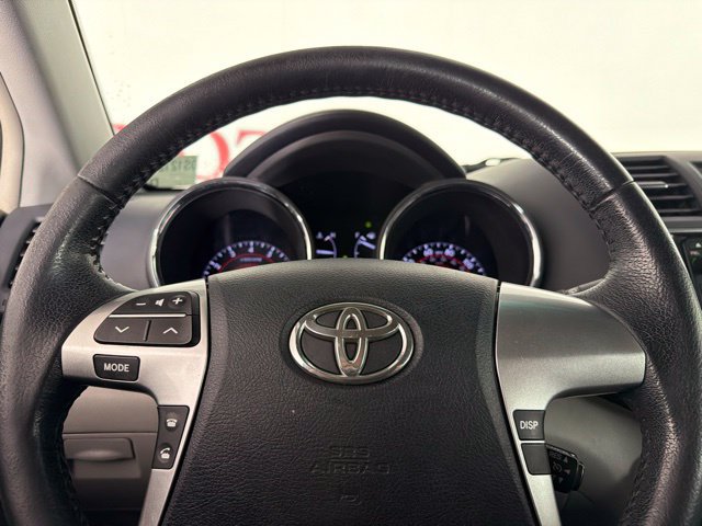 Used 2013 Toyota Highlander SE FWD image 19