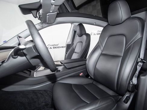 Used 2025 Tesla Model Y Performance image 15