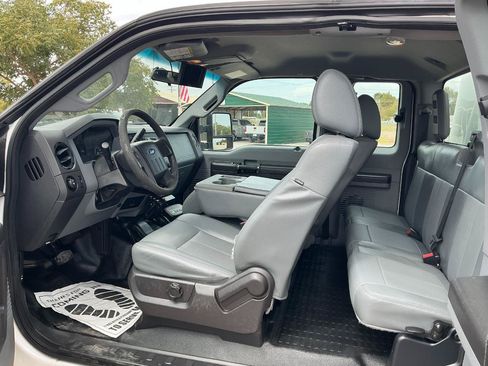 Used 2015 Ford F250 XL w/ Power Equipment Group AWD/4WD image 9