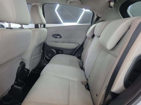 Used 2017 Honda HR-V EX image 9