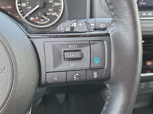 Used 2021 Nissan Rogue SL FWD image 21