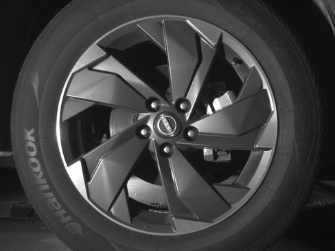 Used 2025 Nissan Rogue SV image 13