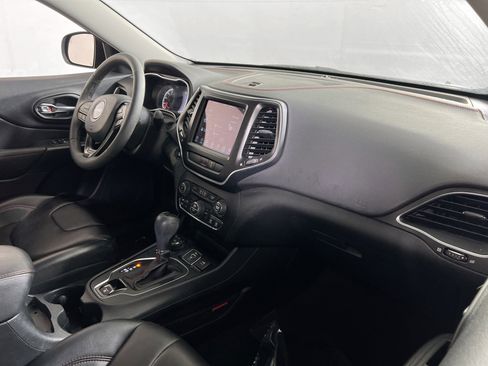 Used 2022 Jeep Cherokee Trailhawk w/ Technology Group B image 27