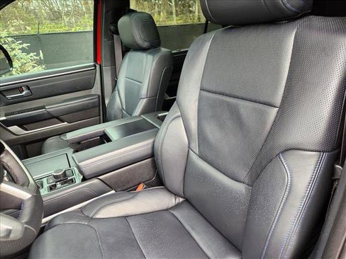 Used 2024 Toyota Sequoia Platinum image 32