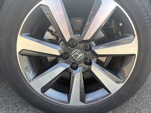 Used 2023 Honda Pilot Touring image 9