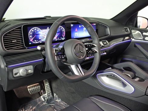 Certified 2025 Mercedes-Benz GLS 580 4MATIC image 15