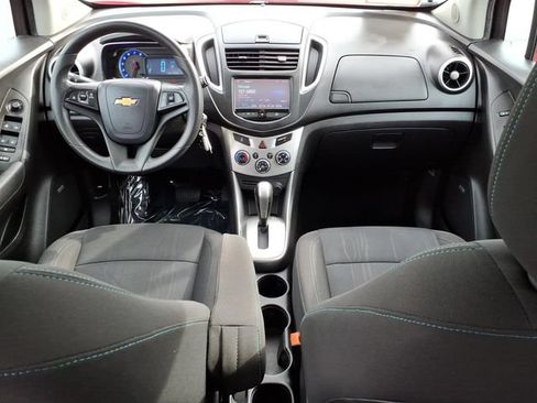 Used 2015 Chevrolet Trax LT w/ LT Sun and Sound Package FWD image 12