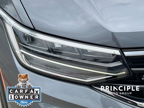 Used 2023 Volkswagen Tiguan SE R-Line FWD image 10