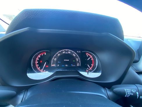 Used 2023 Toyota RAV4 XLE Premium image 30