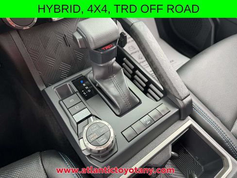 Used 2025 Toyota Tacoma TRD Off-Road AWD/4WD image 23