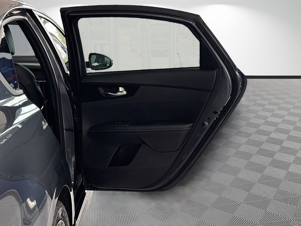 Used 2021 Kia Forte GT-Line FWD image 32