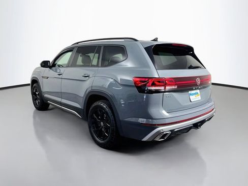 Used 2024 Volkswagen Atlas Peak Edition SEL AWD/4WD image 7