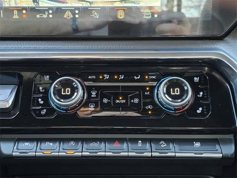 Used 2024 GMC Sierra 1500 Denali image 16