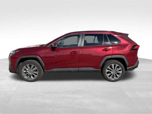 Used 2020 Toyota RAV4 XLE Premium AWD/4WD image 3