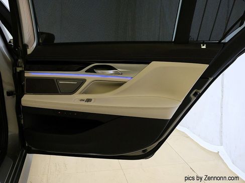 Certified 2022 BMW M760i xDrive w/ Luxury Rear Seating Package image 36