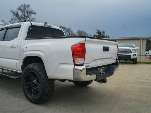 Used 2016 Toyota Tacoma SR5 image 30