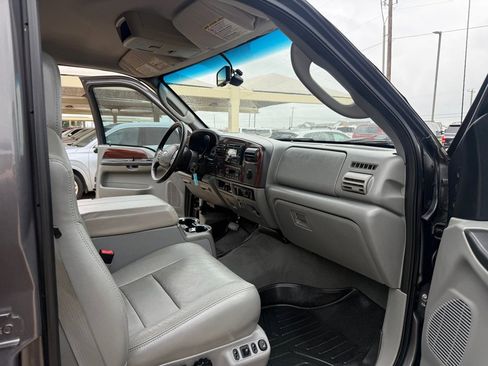 Used 2006 Ford F250 4x4 Crew Cab Super Duty image 13
