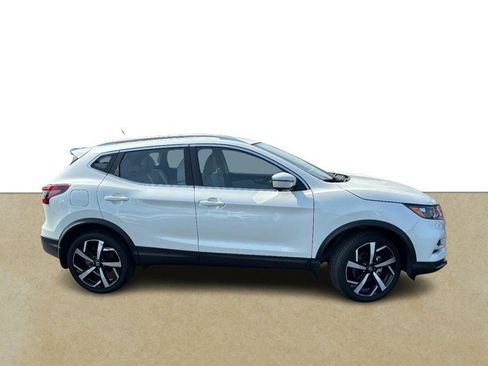 Used 2022 Nissan Rogue Sport SL AWD/4WD image 2