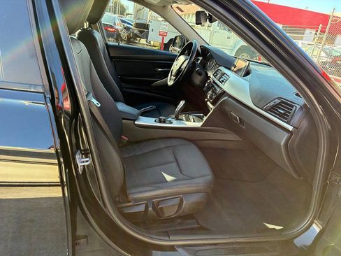 Used 2018 BMW 320i Sedan RWD image 10