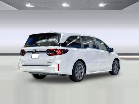 New 2026 Honda Odyssey Touring image 8