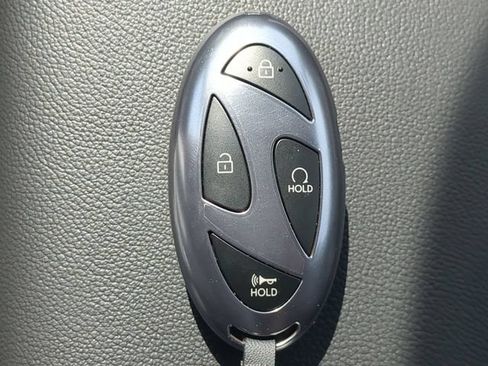 Used 2025 Hyundai Elantra Limited FWD image 28