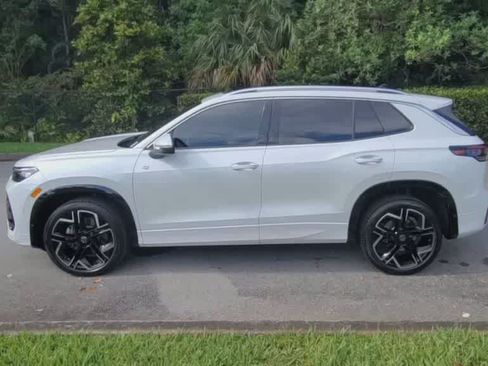 Used 2026 Volkswagen Tiguan SEL R-Line AWD/4WD image 5