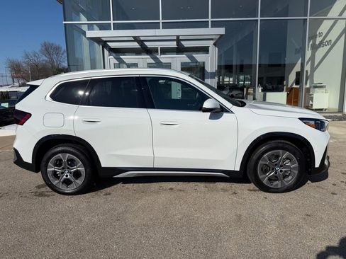New 2026 BMW X1 xDrive28i w/ Convenience Package AWD/4WD image 2