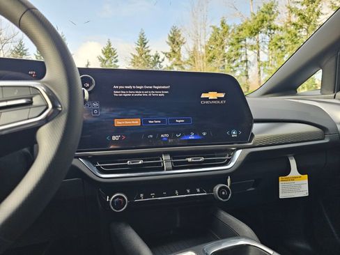 New 2026 Chevrolet Equinox EV LT image 16