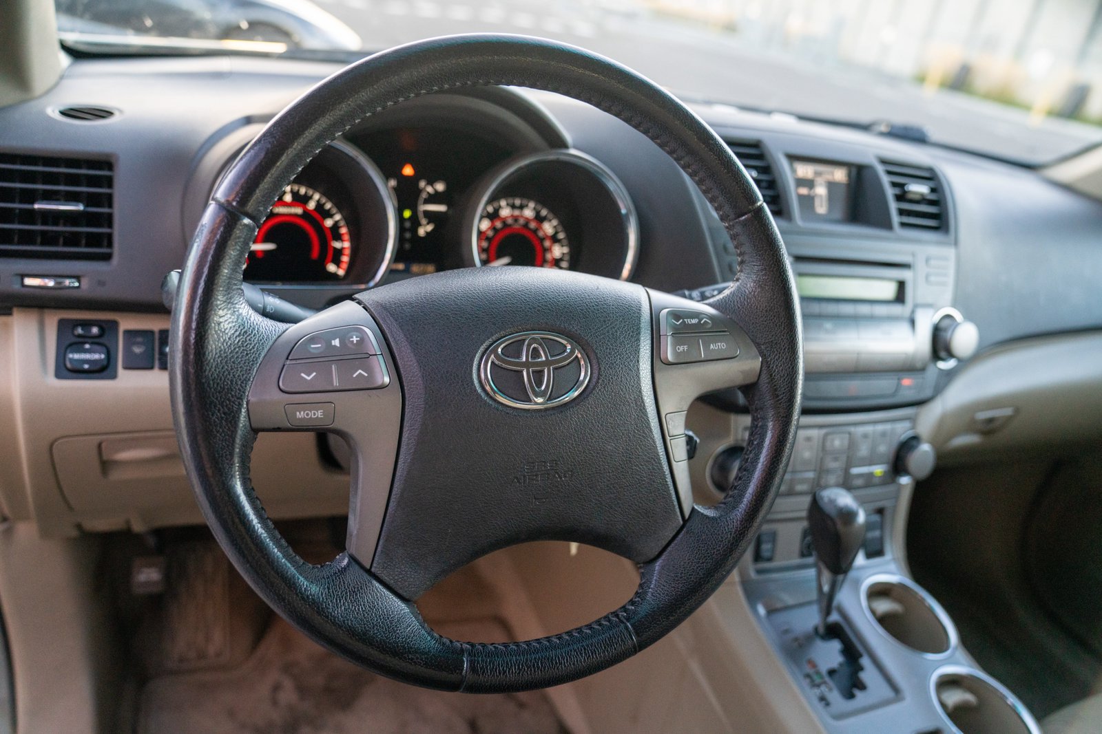 Used 2010 Toyota Highlander SE AWD/4WD image 12