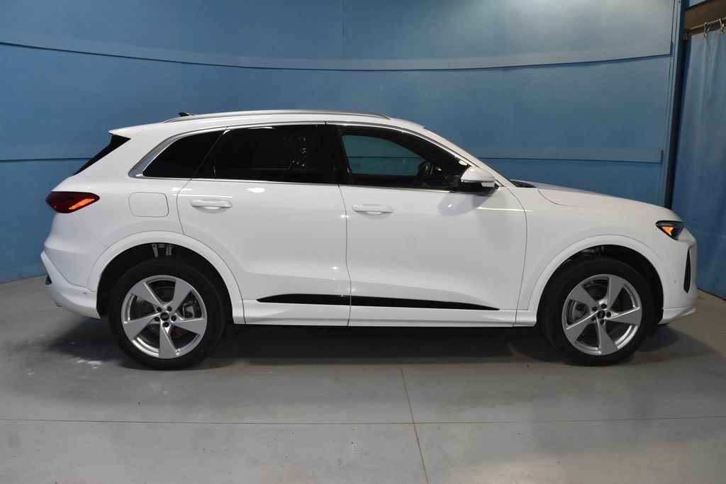 Certified 2025 Audi Q5 Premium Plus w/ Premium Plus AWD/4WD image 20