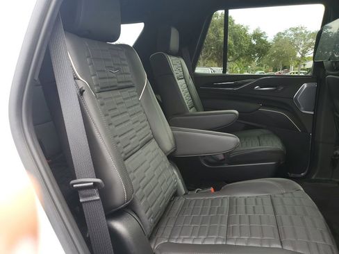 Certified 2024 Cadillac Escalade V w/ LPO, ONYX Package image 22