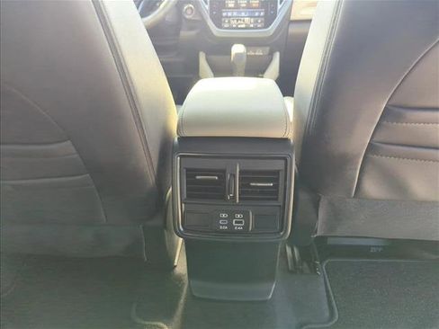 Used 2025 Subaru Forester Limited AWD/4WD image 19