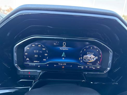 Used 2025 Chevrolet Silverado 2500 ZR2 w/ Technology Package image 23