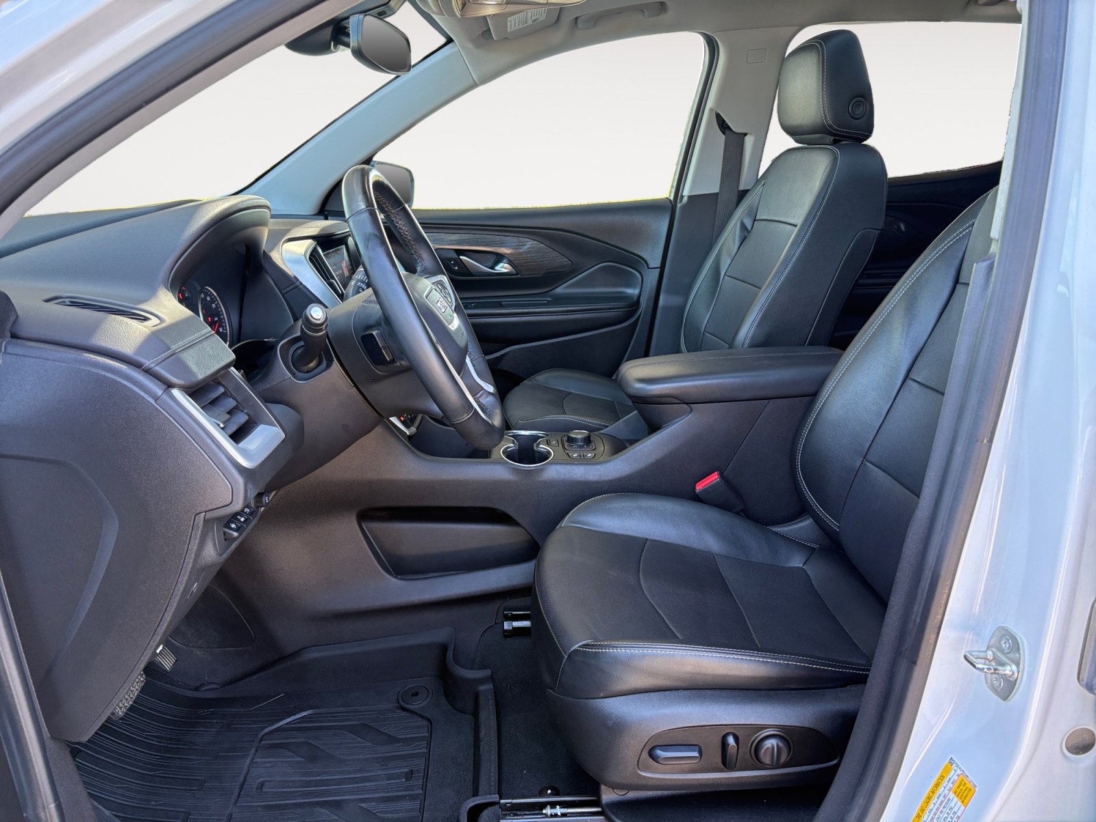 Used 2024 GMC Terrain SLT w/ Tech Package FWD image 21
