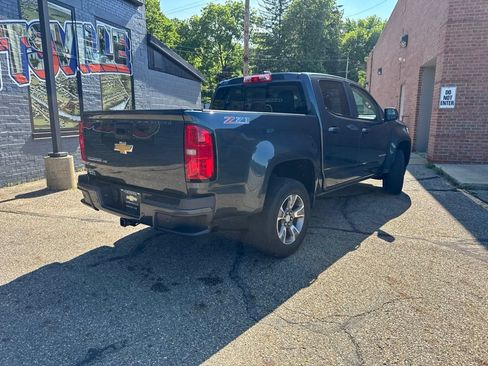 Used 2019 Chevrolet Colorado Z71 AWD/4WD image 4