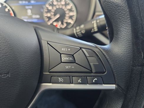 Used 2024 Nissan Altima 2.5 SV FWD image 23